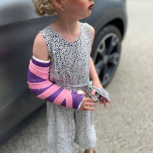 Bailey's Blossoms girls romper size 5T